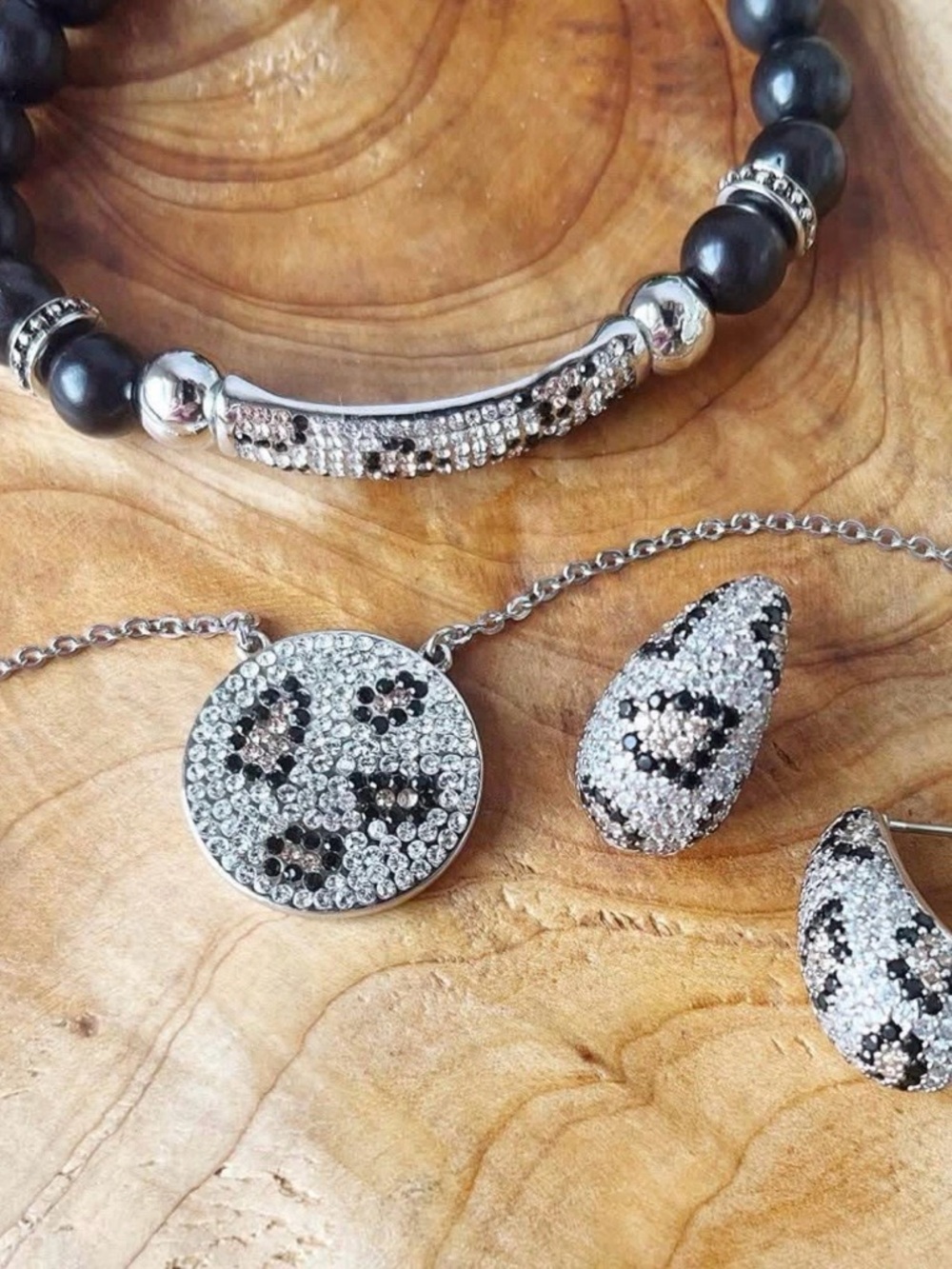 Park Lane “Leo” Earrings! BNIB!! Limited Edition!!